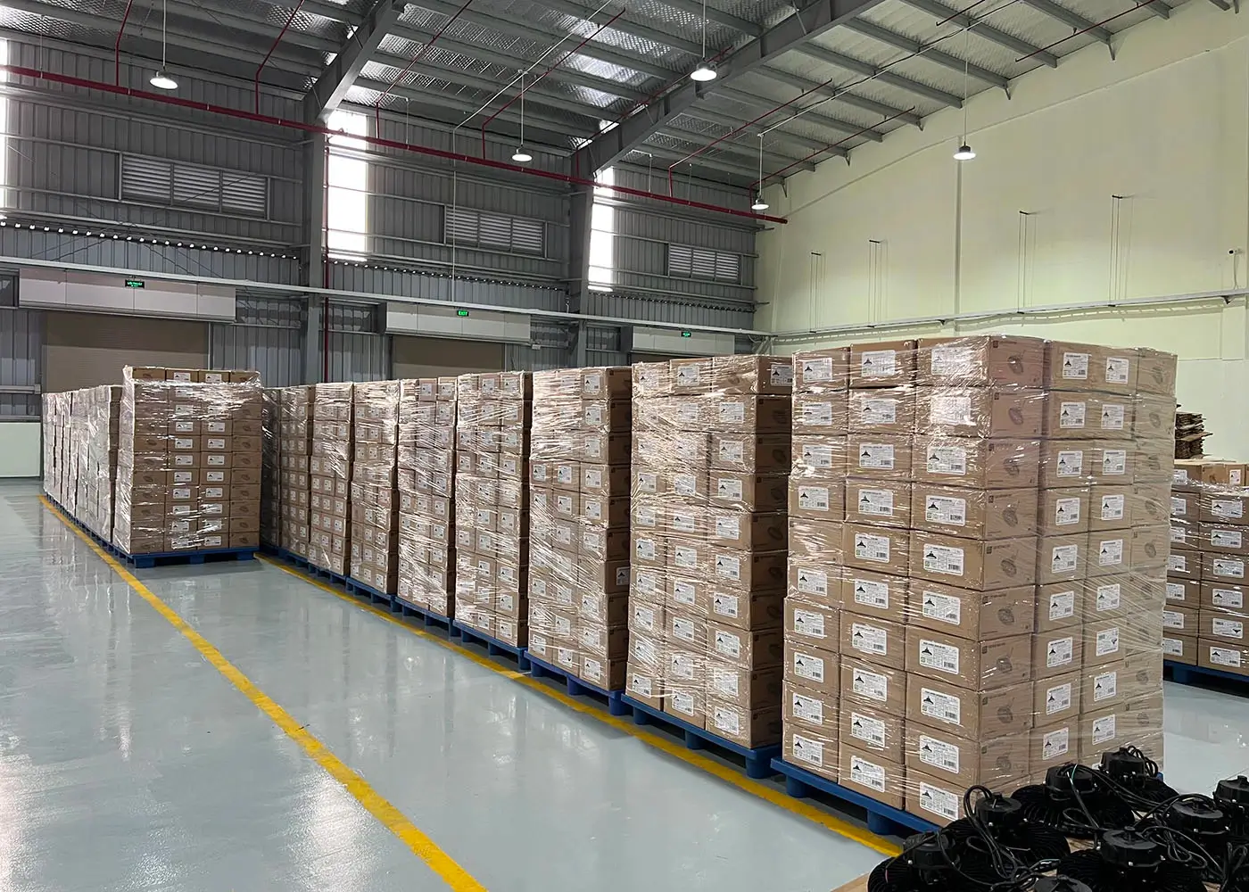 High Bay Lights in Huadian Lighting Vietnam Factory